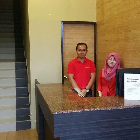 Hotel Iskandar Kota Kinabalu Exterior photo